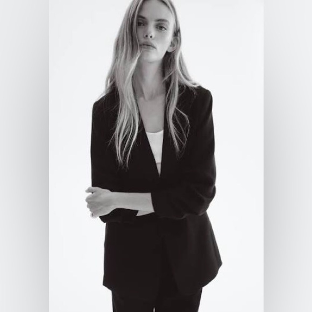 H&M Gathered-Sleeve Blazer Jacket – XXL – Black – SOLD OUT – Like New - Picture 3 of 7